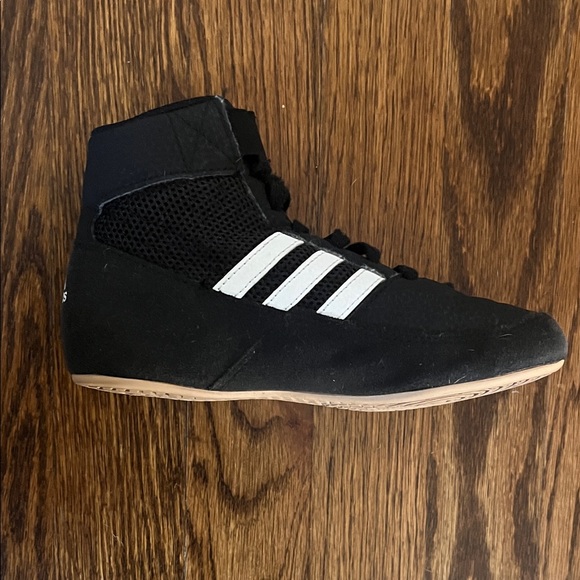 Youth Adidas HVC 2 Wrestling Shoes - Picture 2 of 5